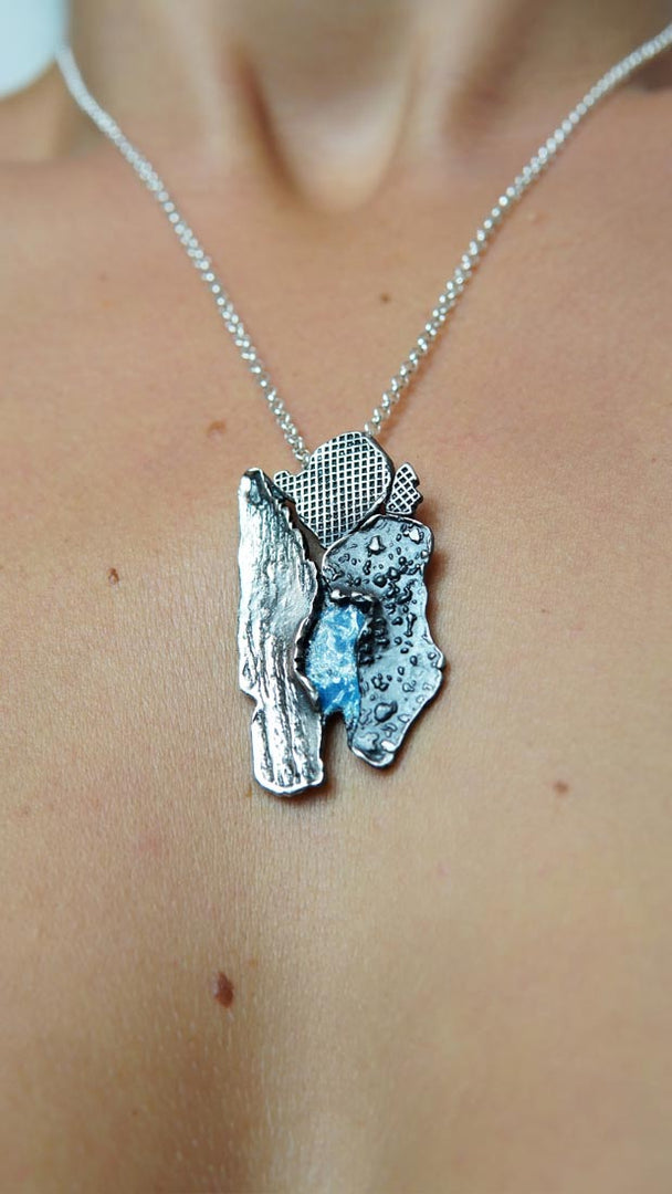 Colgante de plata 925 reciclada hecho a mano con diseño orgánico mujer