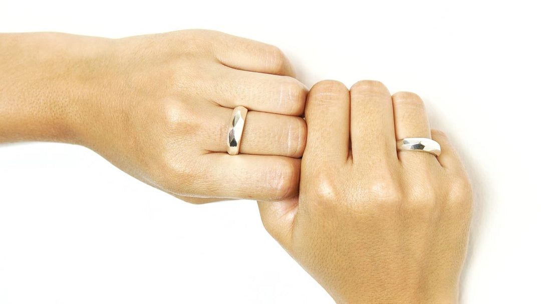 Anillo de plata 925 reciclada hecho a mano con diseño elegante unisex