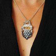 Colgante único de plata 925 reciclada y piedra preciosa hecho a mano con diseño moderno unisex