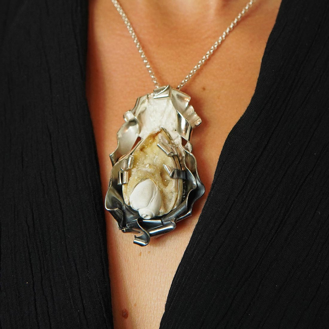 Drusa Coral. Silver pendant