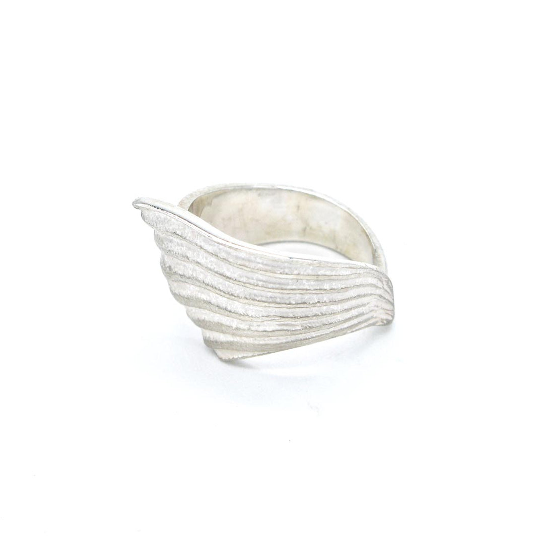 Wave. Silver ring