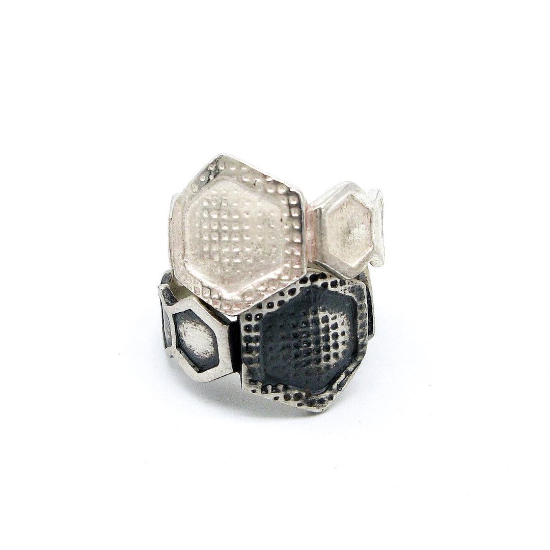 HEXA crescent hexagon ring 2.0
