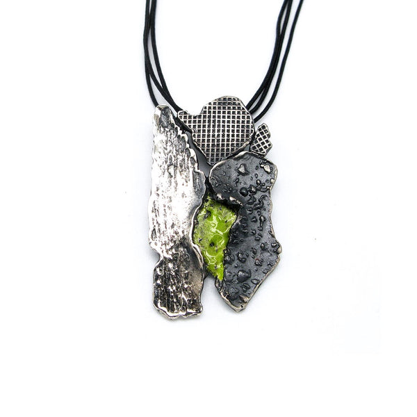 Colgante de plata 925 reciclada hecho a mano con diseño orgánico mujer