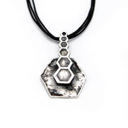 Colgante de plata 925 reciclada hecho a mano con diseño contemporáneo unisex