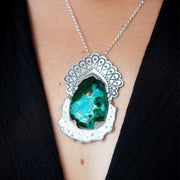 Colgante único de plata 925 reciclada y piedra preciosa hecho a mano con diseño moderno mujer