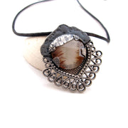 Colgante único de plata 925 reciclada y piedra preciosa hecho a mano con diseño moderno unisex