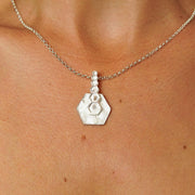 Colgante de plata 925 reciclada hecho a mano con diseño contemporáneo unisex